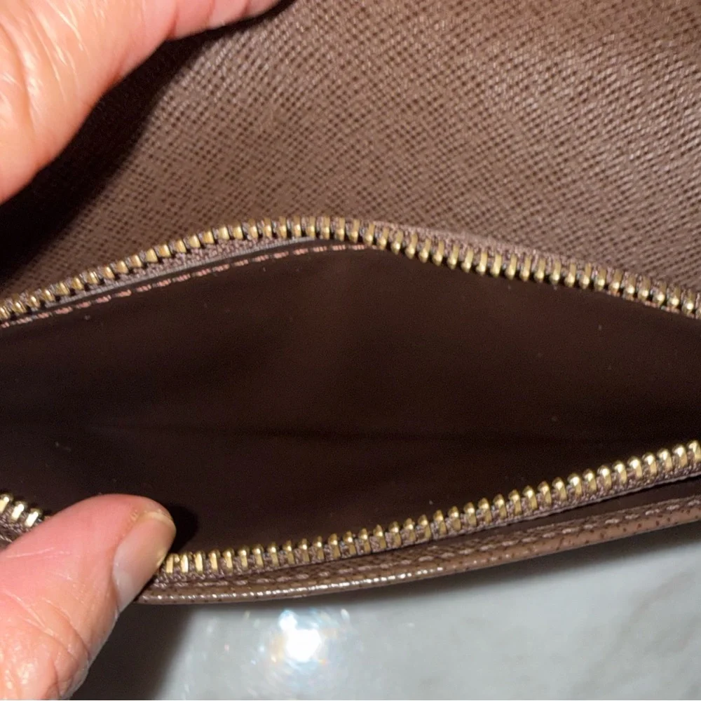 Louis Vuitton BRAZZA WALLET in Damier Ebene